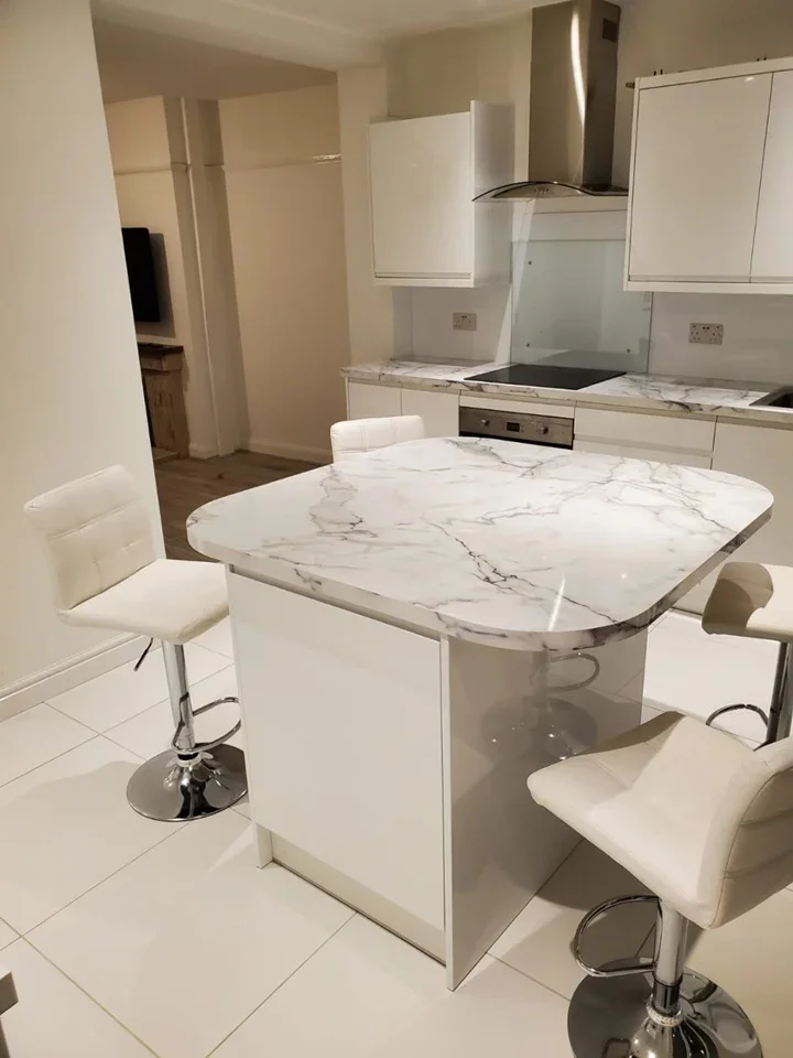 Room Northumberland Avenue in Greater London