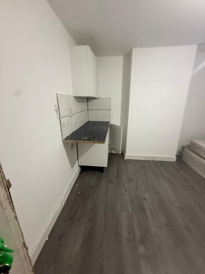 Flat Evelyn Avenue in Greater London