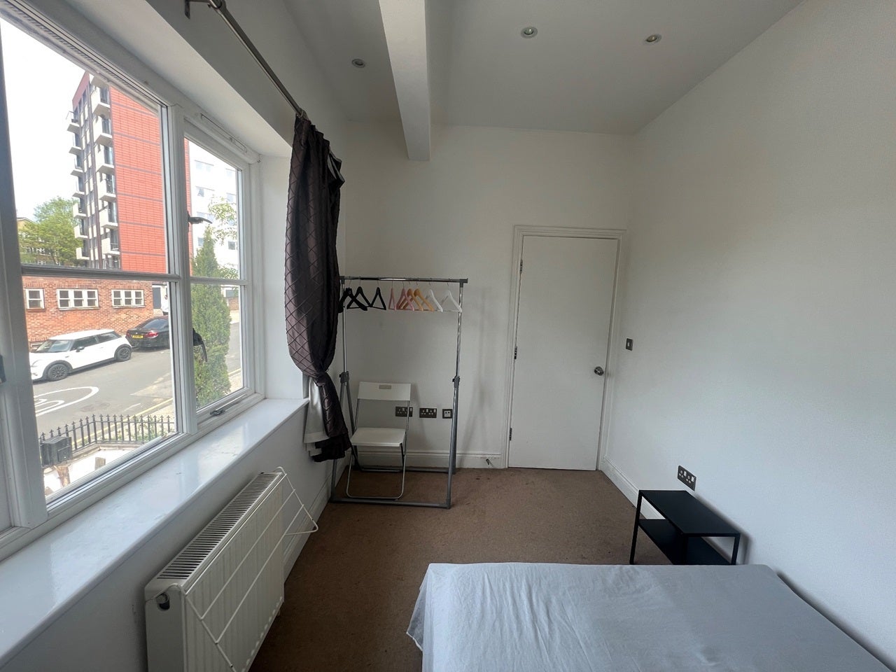 Room Eton Avenue in Greater London