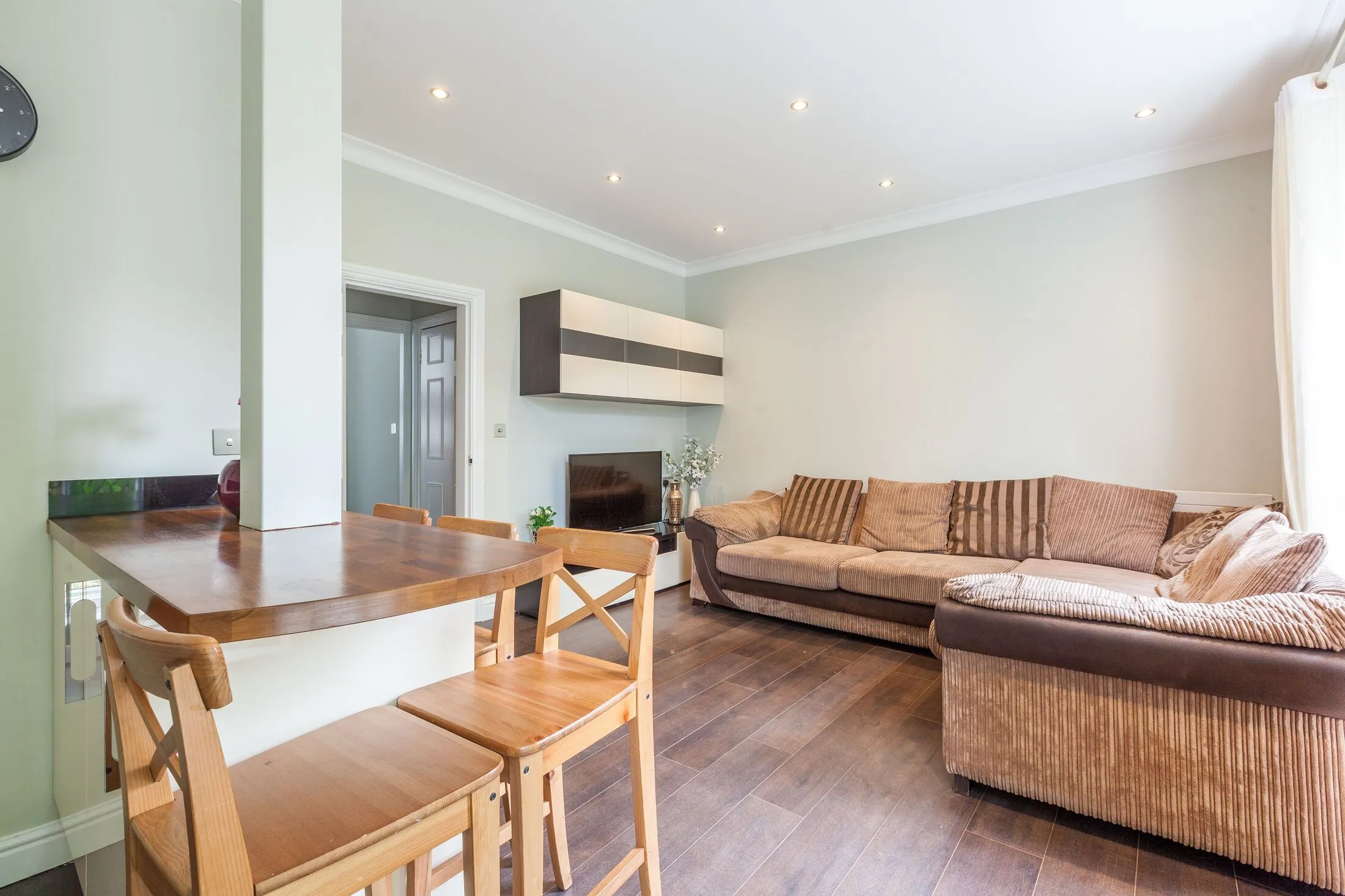 Flat Vassall Road in Greater London