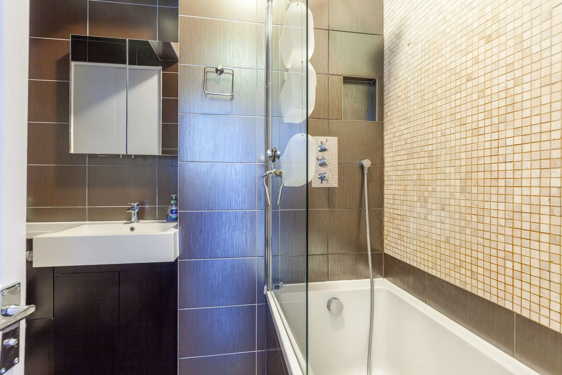 Flat Vassall Road in Greater London
