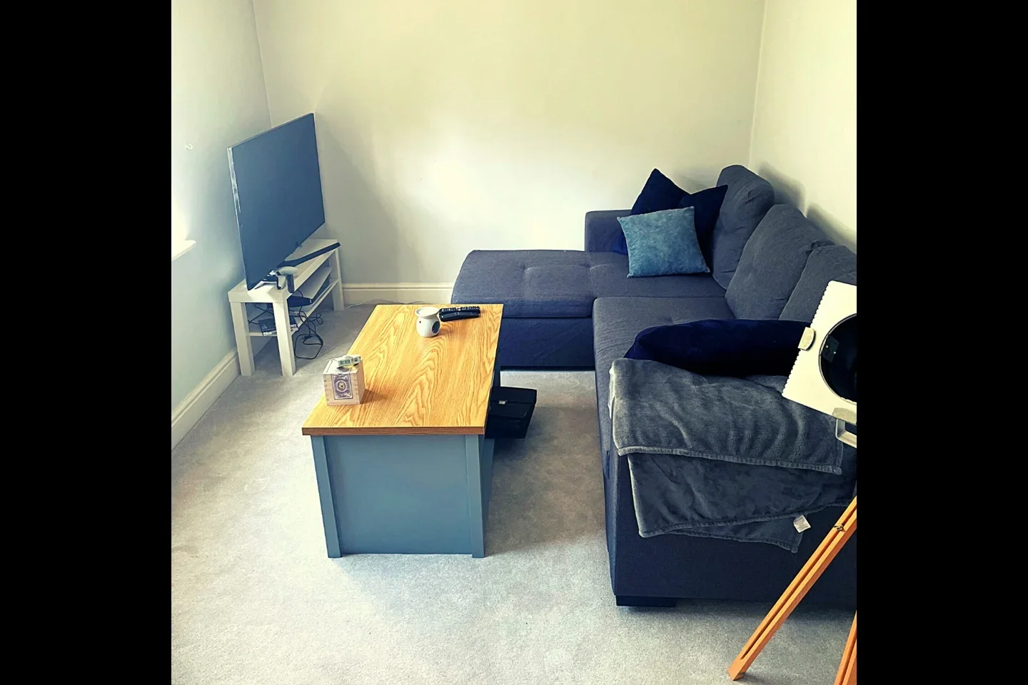 Flat De Mandeville Court in Greater London