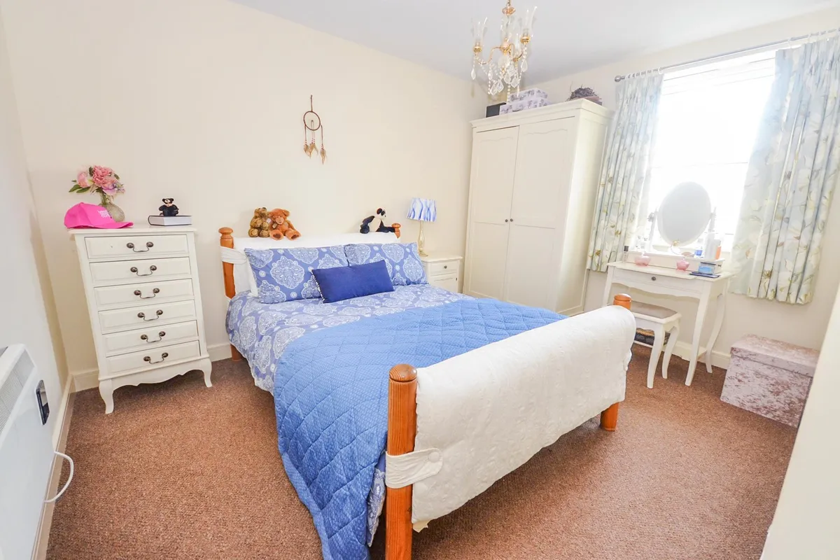 Flat Holden Close in Braintree