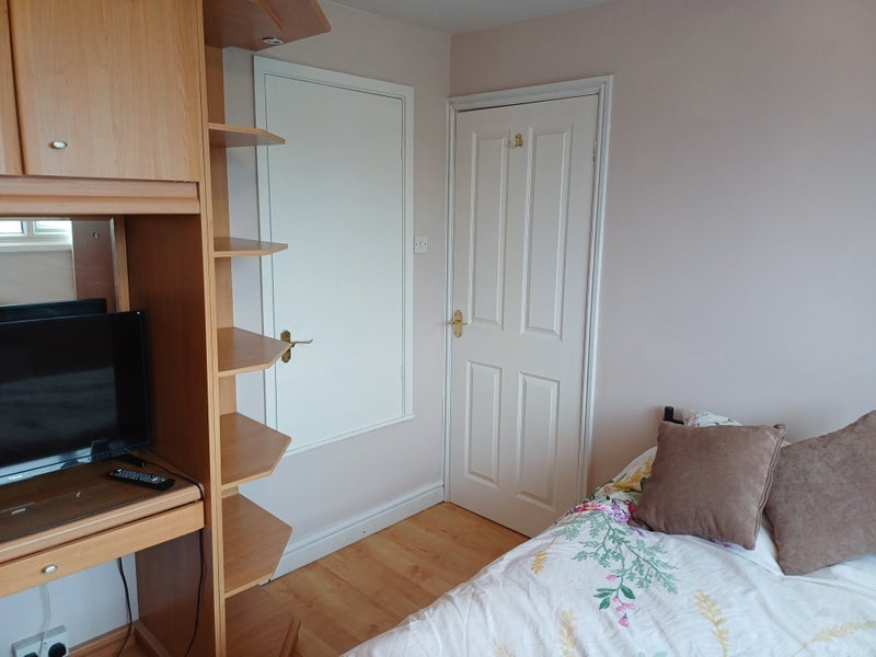 Room Hollingthorpe Avenue in Wakefield