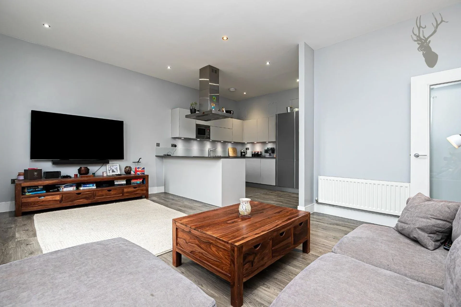 Flat Court Yard in Greater London