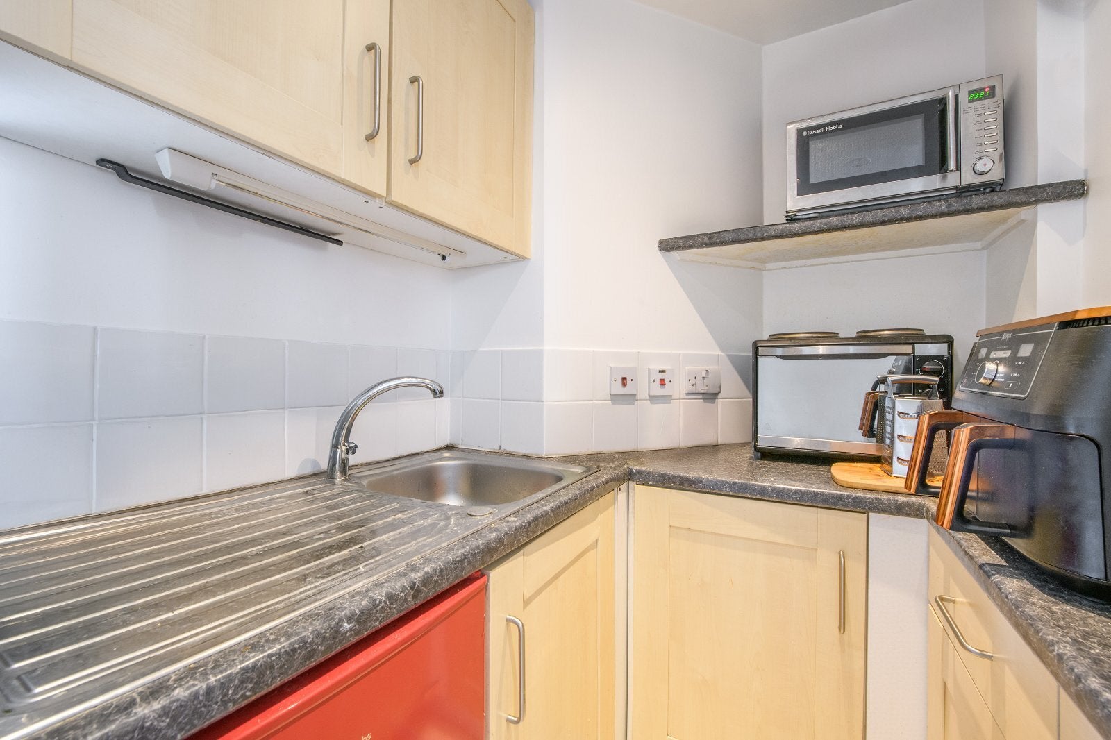 Flat Ringford Road in Greater London