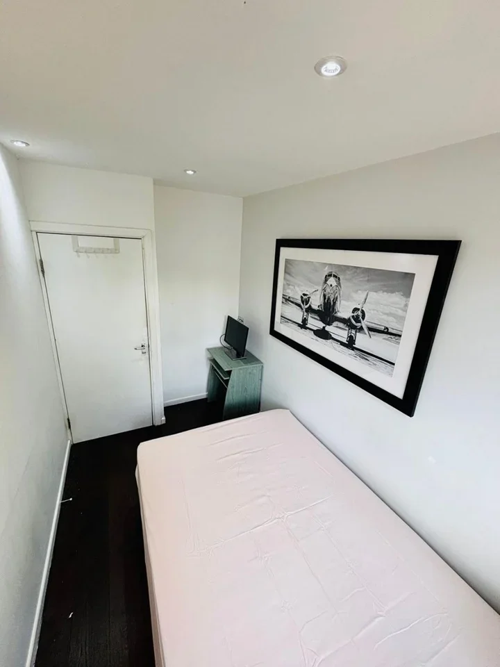 Room Wiltshire Close in Greater London