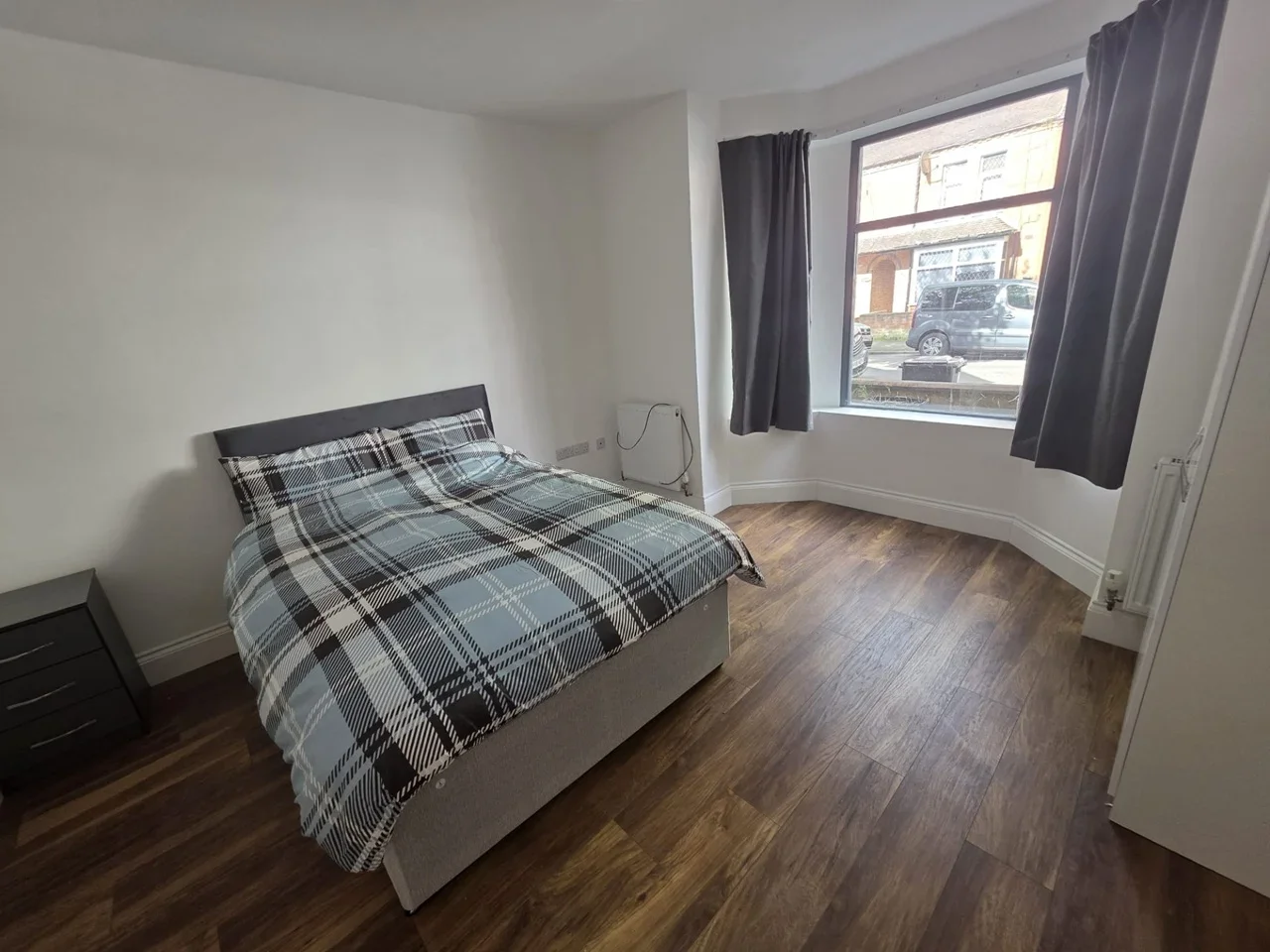 Room Heybarnes Road in Birmingham