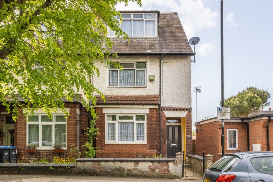 Room Park Road in Rugby