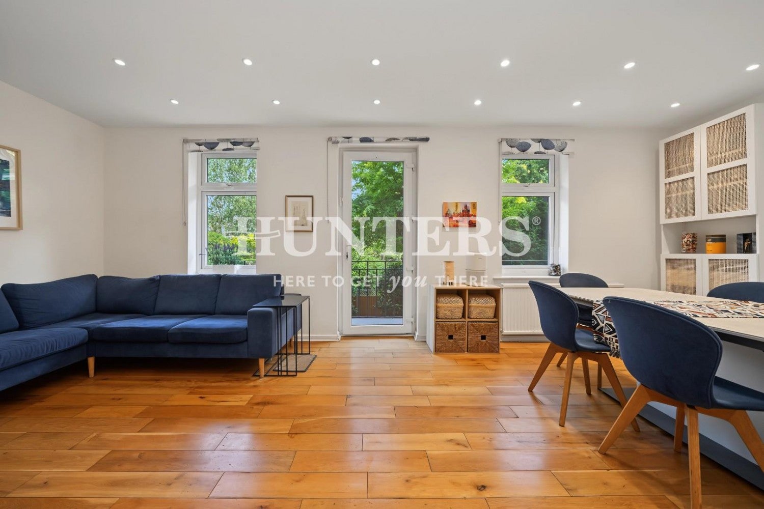Flat Hillfield Road in Greater London