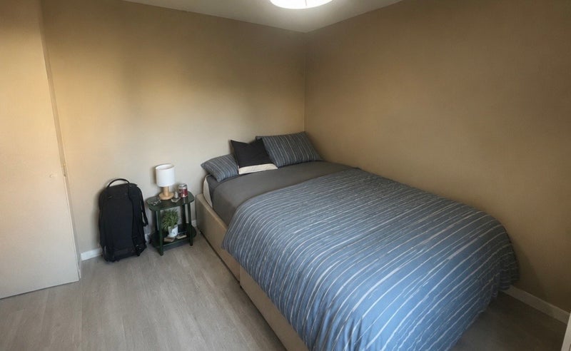 Room Poynders Road in Greater London