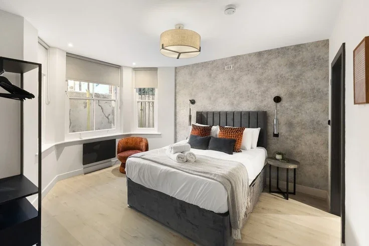 Flat Elsham Road in Greater London