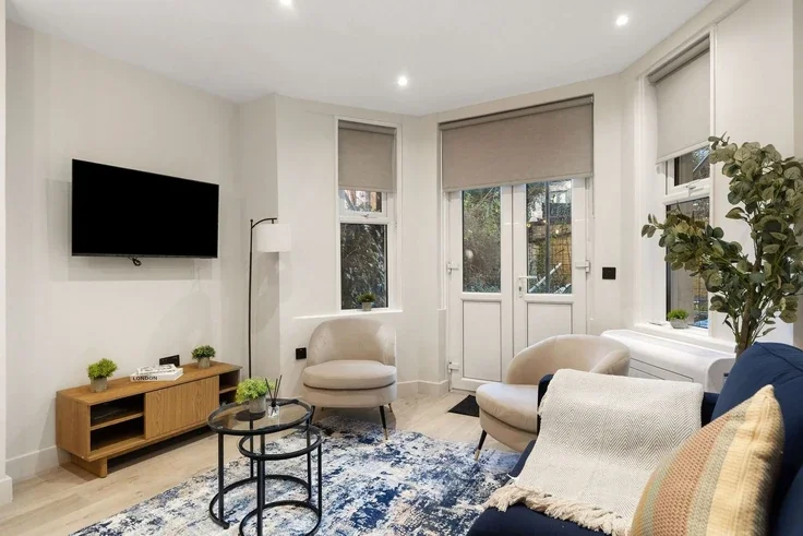 Flat Elsham Road in Greater London