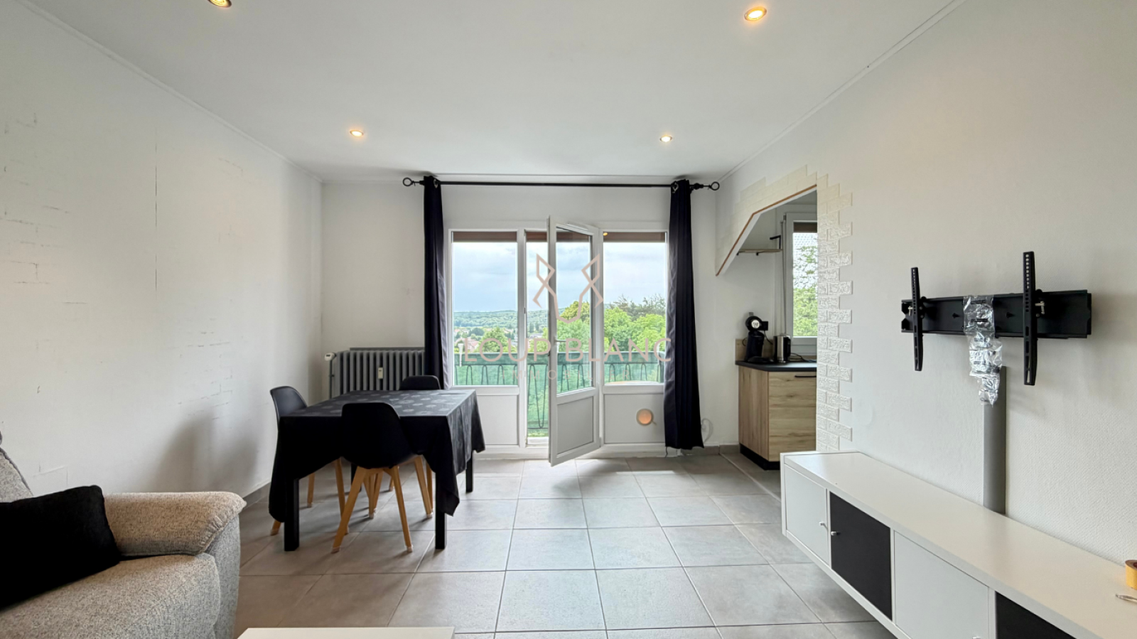 Flat Rue des Pins in Essert