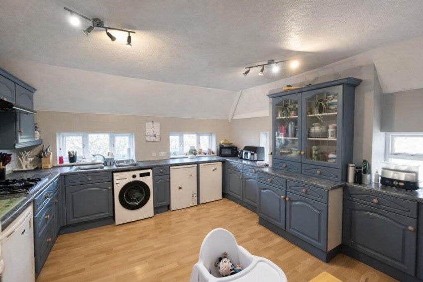 Flat Eversley Road in Rother