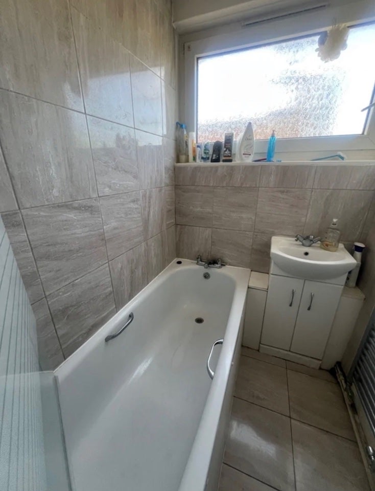 Room Clayton Road in Greater London
