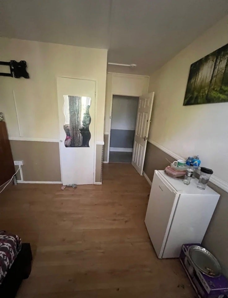 Room Clayton Road in Greater London