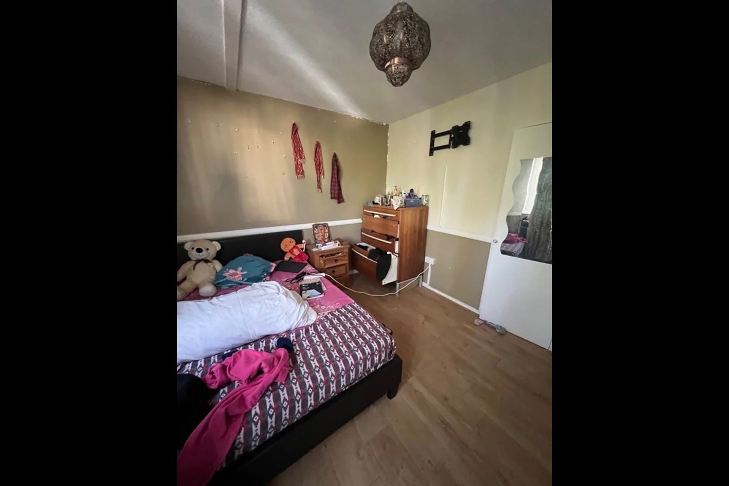 Room Clayton Road in Greater London