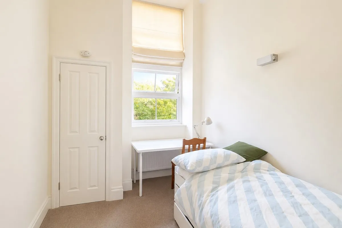 Flat James Weld Close in Southampton