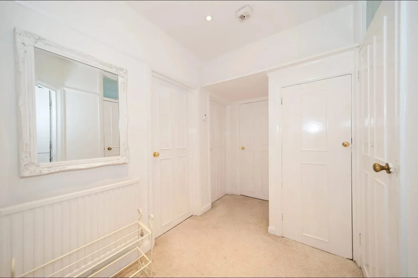 Flat Trenholme Close in Greater London