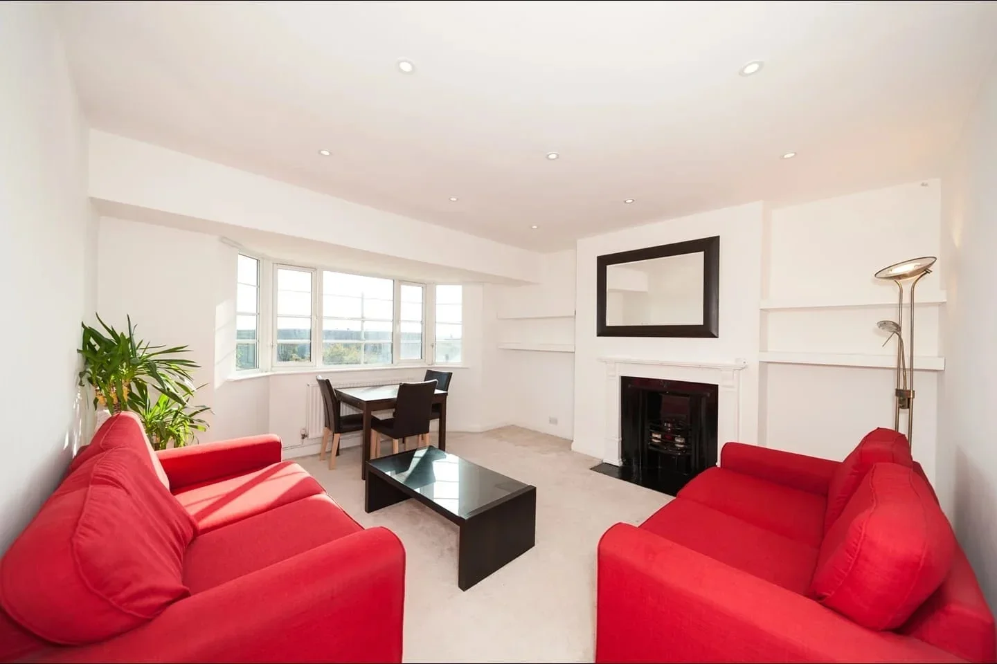 Flat Trenholme Close in Greater London