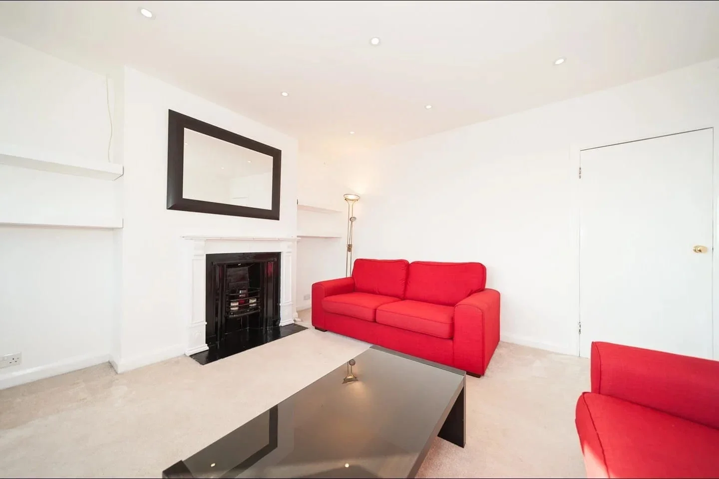 Flat Trenholme Close in Greater London