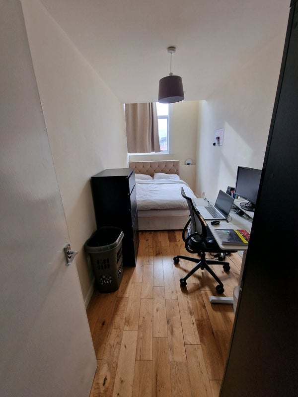 Room Hornsey Road in Greater London