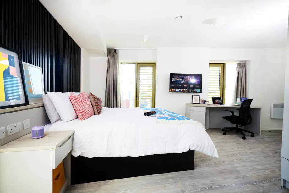 Room Holmes Street in Belfast