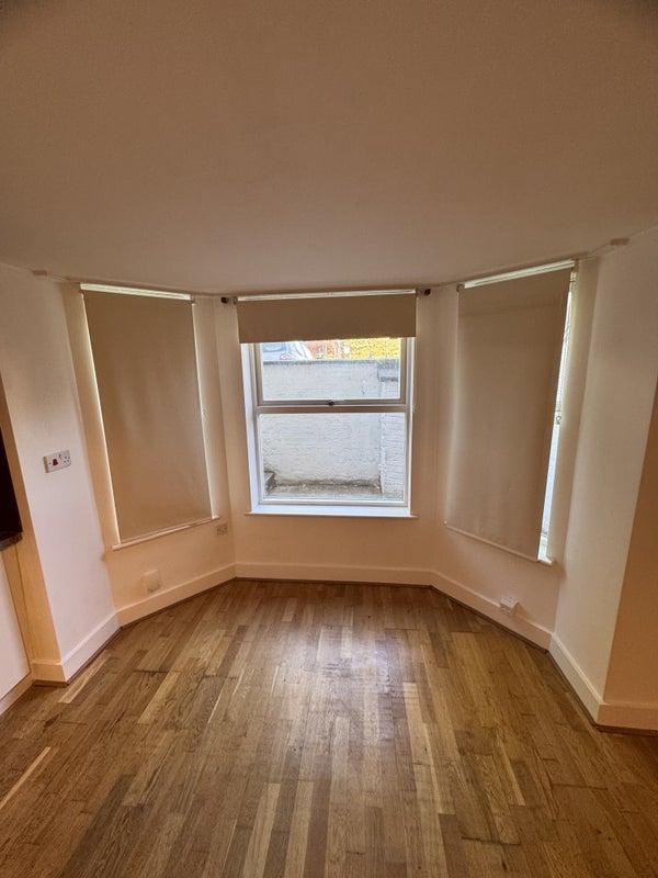 Flat The Avenue in Greater London