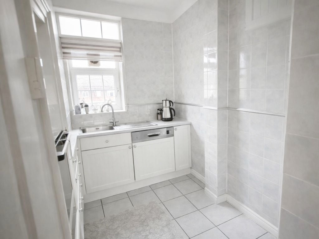 Flat Coate Street in Greater London