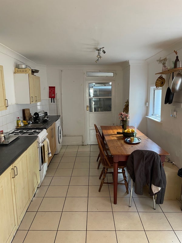 Room Homerton High Street in Greater London