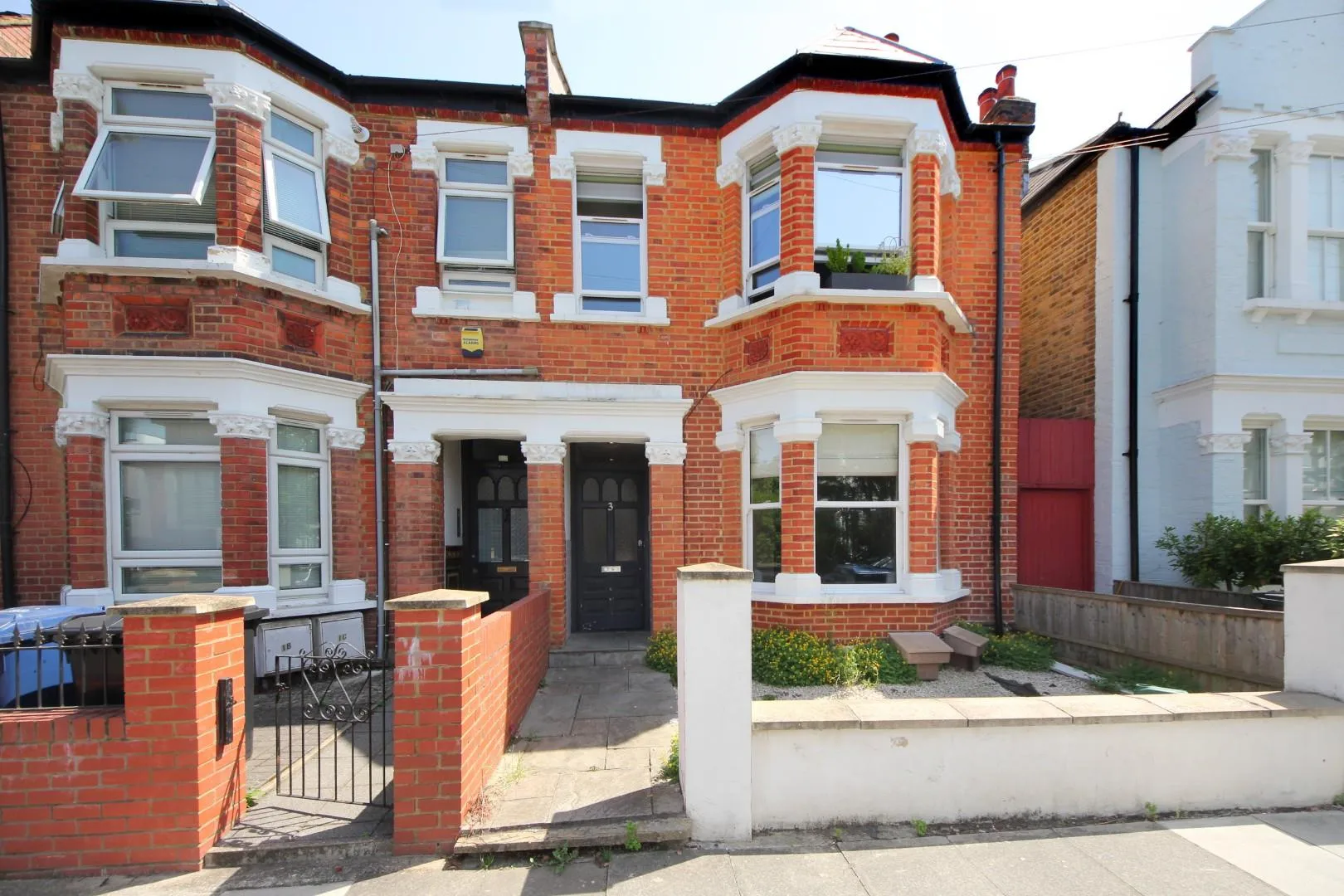 Flat Willcott Road in Greater London