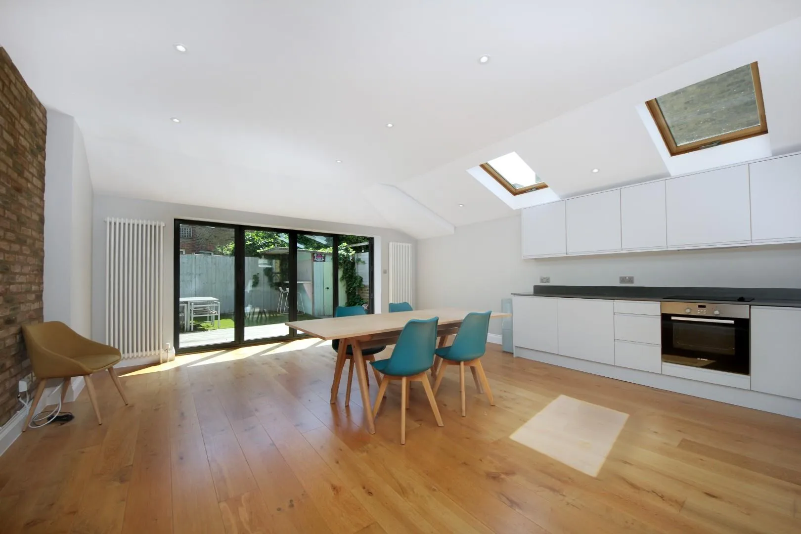 Flat Willcott Road in Greater London