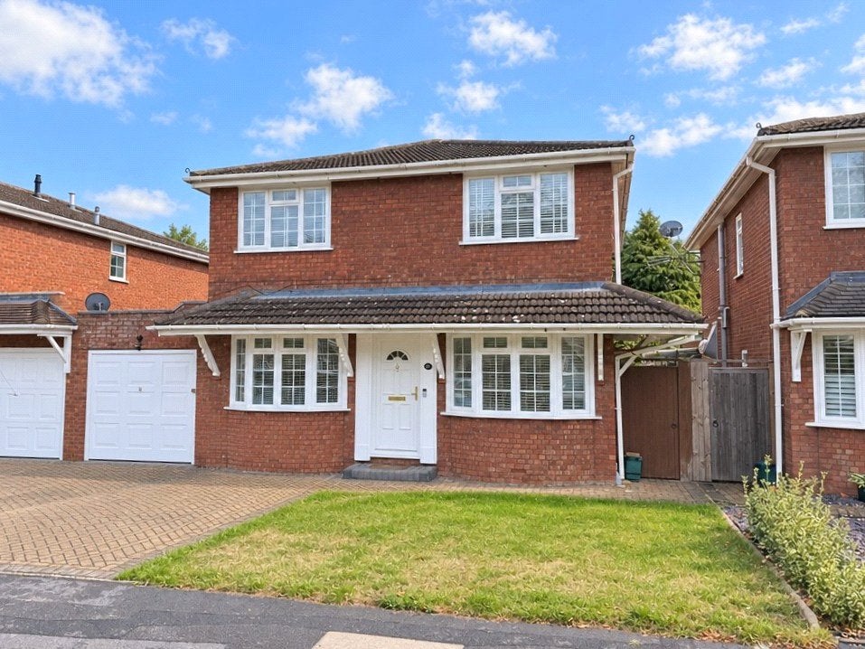 House Cooper Road in Surrey Heath