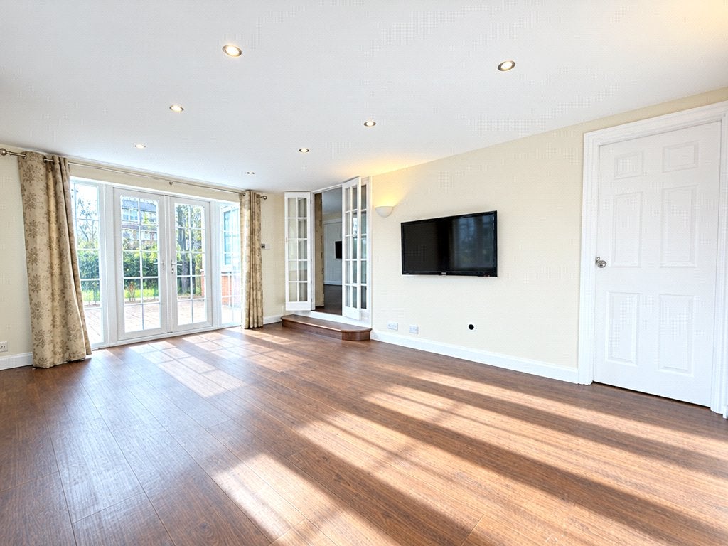 House Cooper Road in Surrey Heath