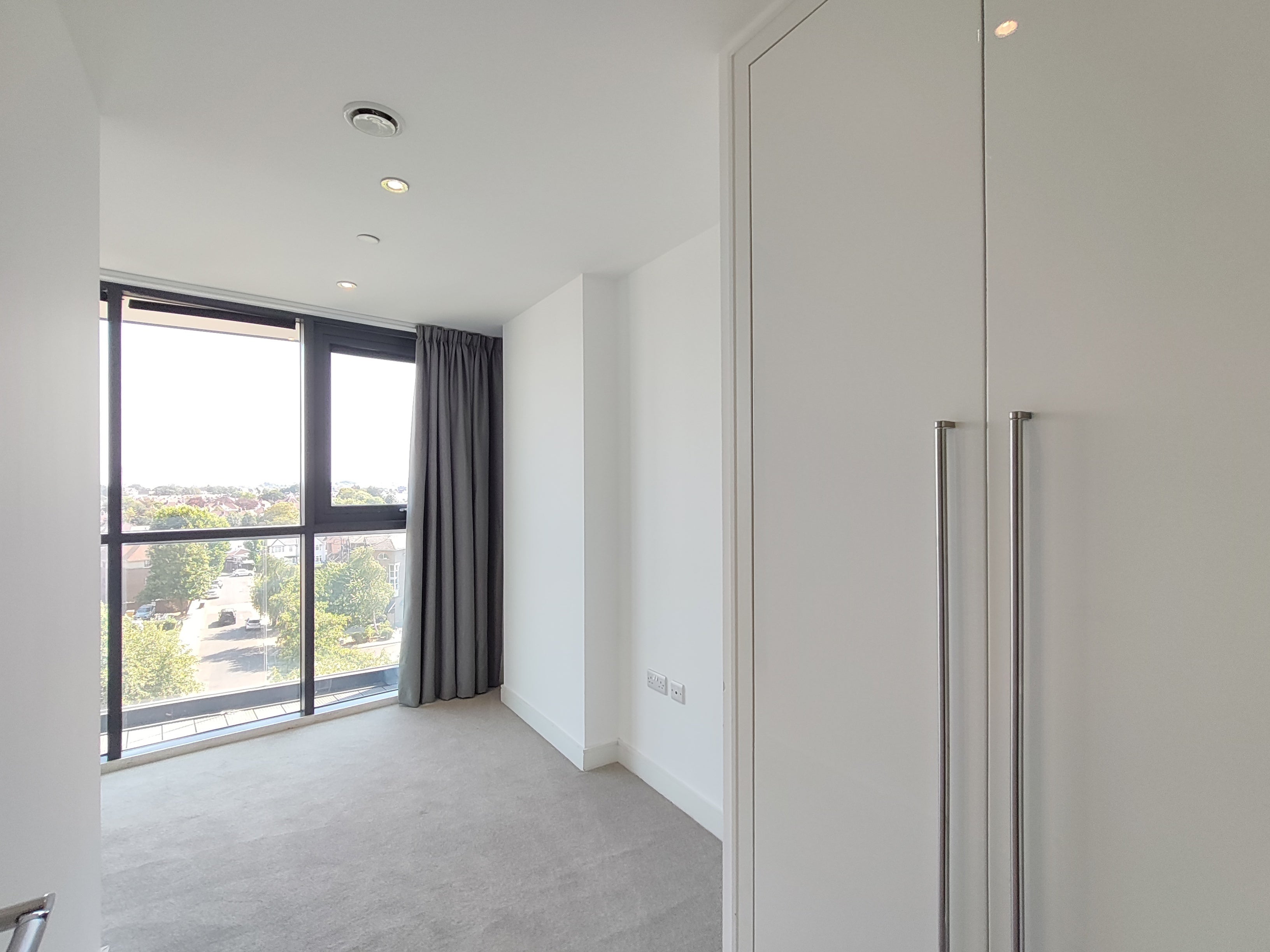 Flat Curtis Lane in Greater London