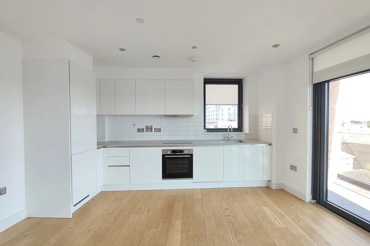 Flat Curtis Lane in Greater London