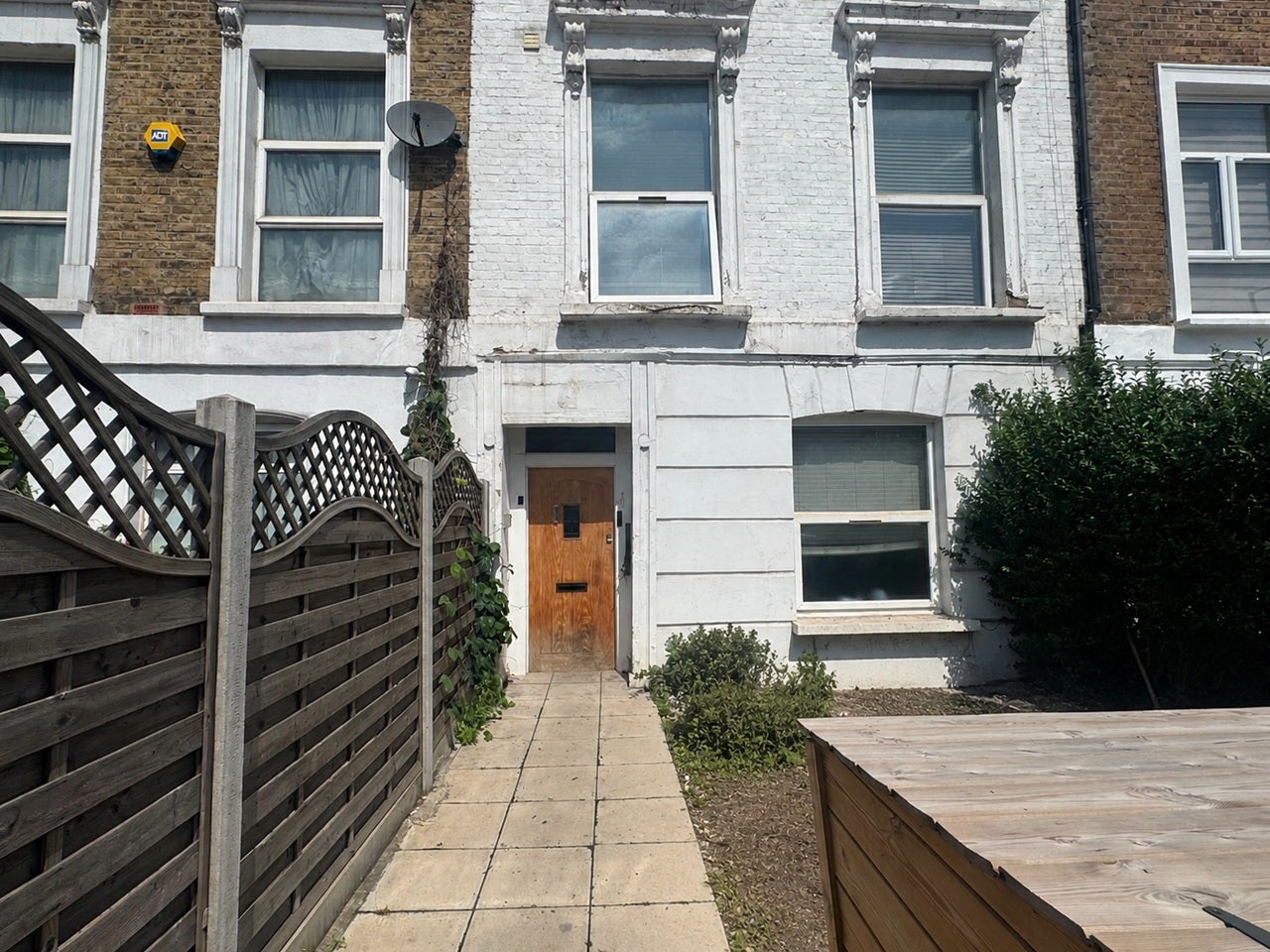 Room Tollington Road in Greater London