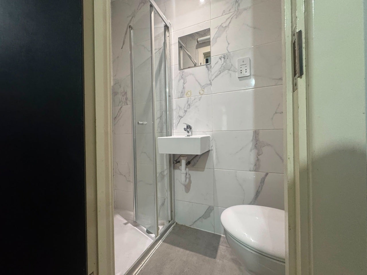 Room Tollington Road in Greater London