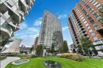 Flat Westferry Circus in Greater London
