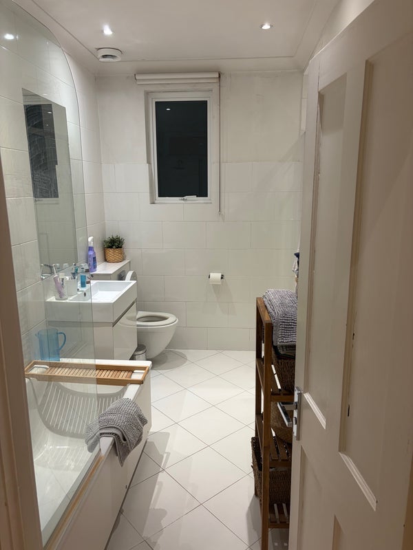 Room Beeches Road in Greater London