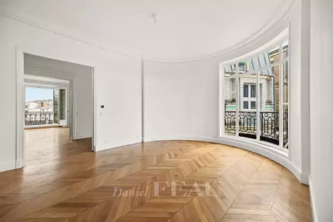 Flat Avenue des Ternes in Paris