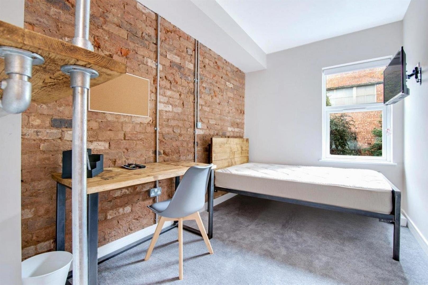 Room Eldon Road in Birmingham