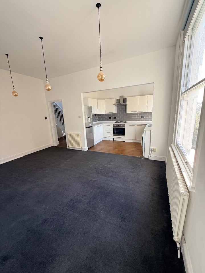 Flat Amhurst Road in Greater London
