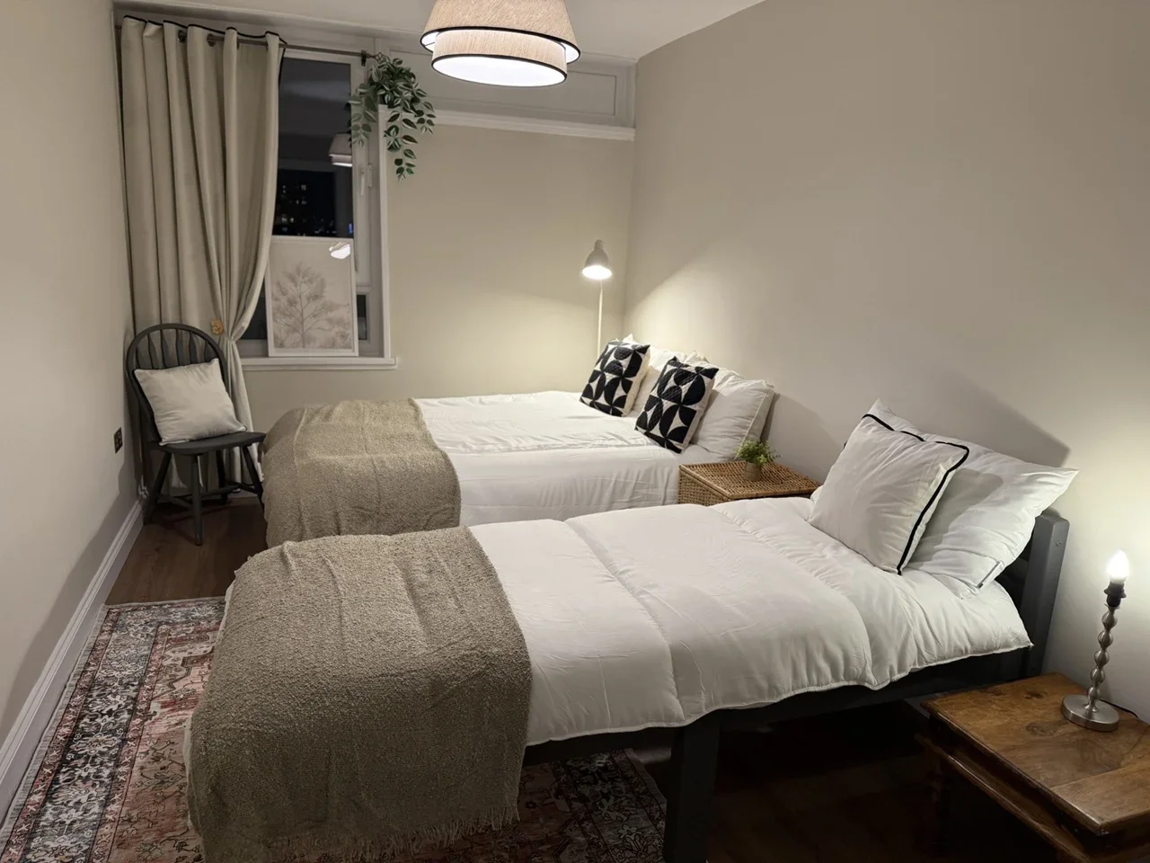 Flat Quince Road in Greater London
