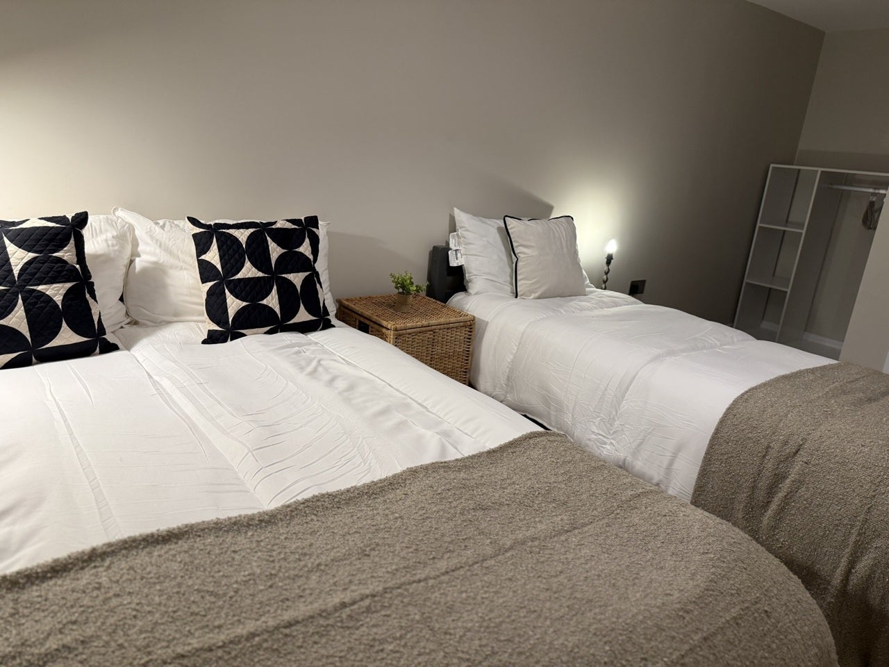 Flat Quince Road in Greater London