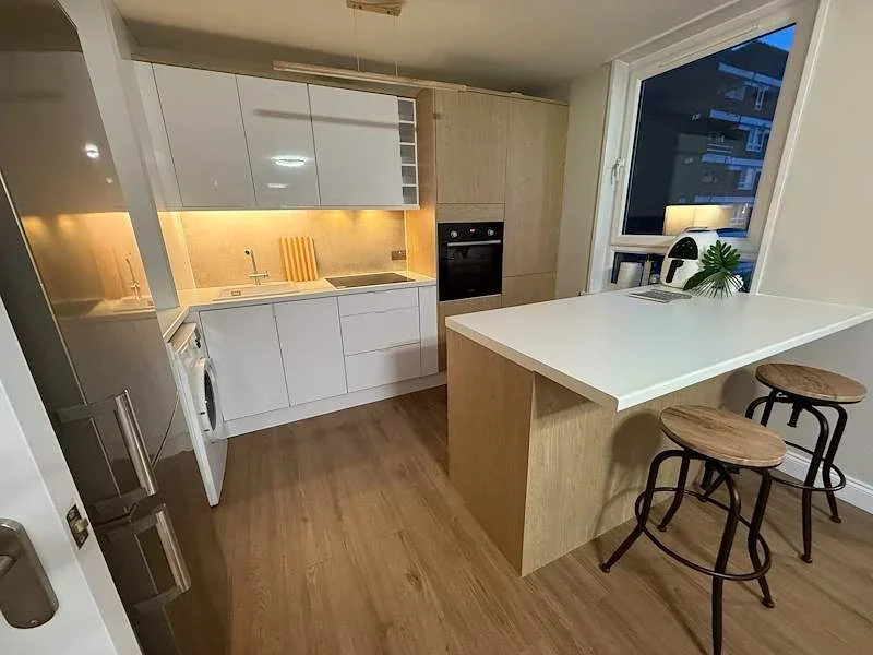 Flat Quince Road in Greater London
