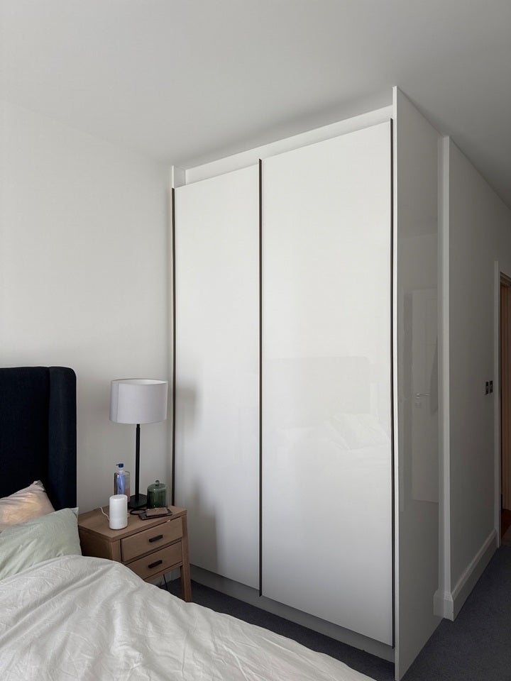 Room Harbour Way in Greater London