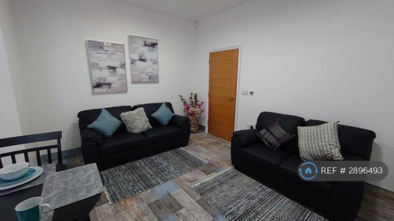 Room Hungerford Road in Crewe