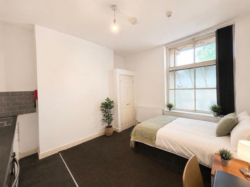 Room West Street in Leicester